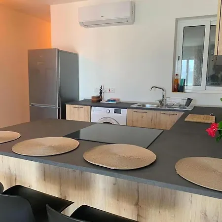Comfortable ! Stylish ! Fully Air Conditioned ! Sannat Zewnętrze zdjęcie